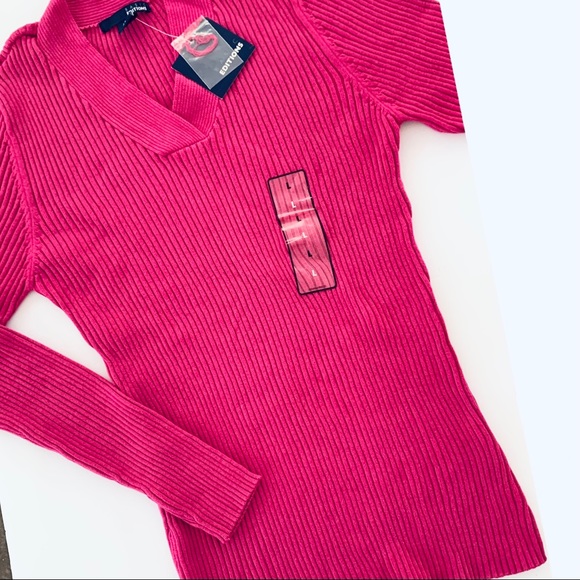 Ribbed Crossover V-neck Sweater - Picture 2 of 3